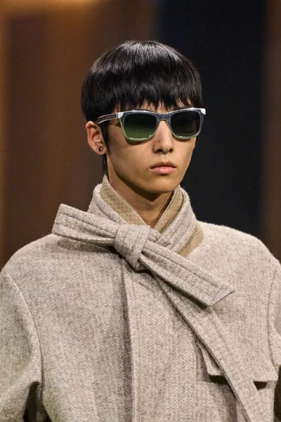 Look 14